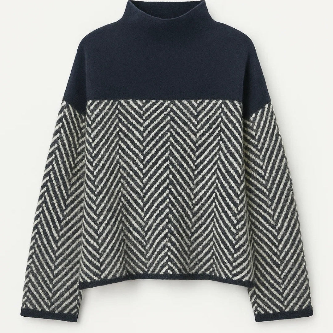 Sienna | High-Neck Knitted Jumper with Modern Chevron Pattern