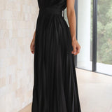 Aria | Chic Pleated Maxi Dress with Flowing Silhouette