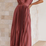 Aria | Chic Pleated Maxi Dress with Flowing Silhouette